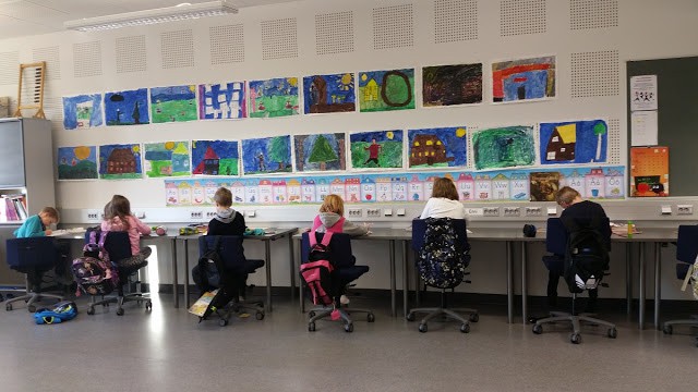 ¿EL ÉXITO DE FINLANDIA? ALUMNOS MOTIVADOS, SIENTIÉNDOSE COMO EN CASA, Y DOCENTES MUY VALORADOS
