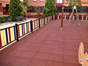 Pavimento de caucho en losetas