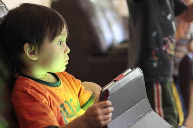 NIÑOS (Y ADULTOS) OBSESIONADOS CON LAS REDES SOCIALES