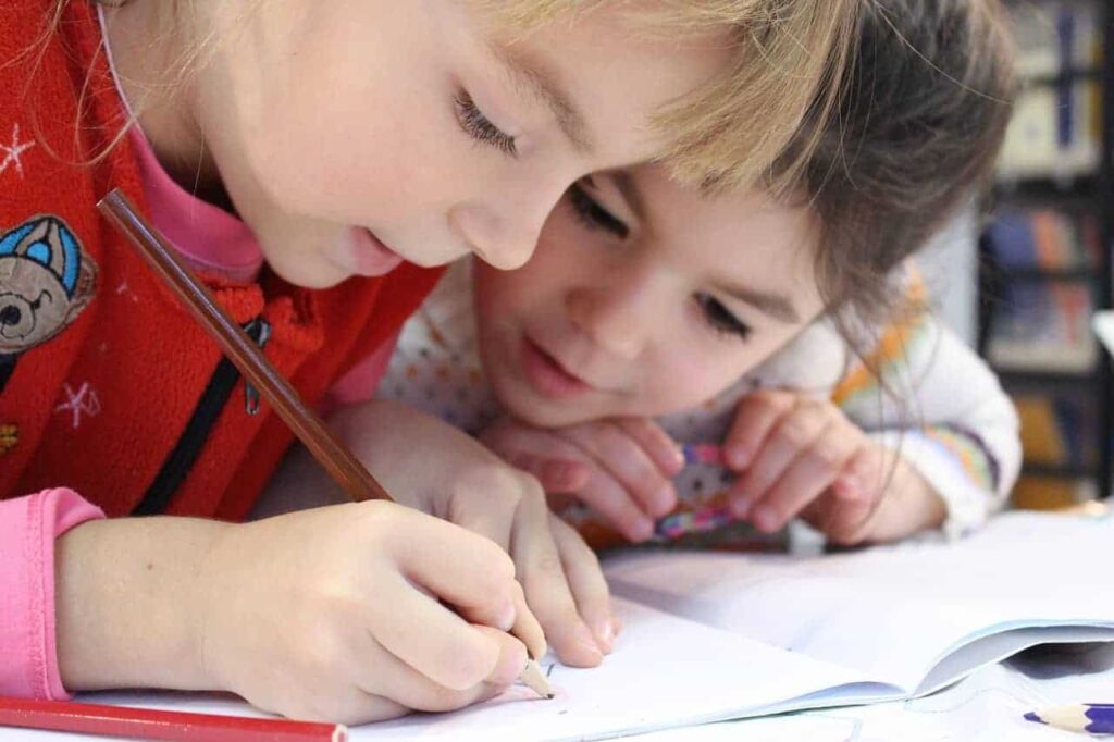 LA EDUCACIÓN FINANCIERA DEBERÍA EMPEZAR EN LA ESCUELA