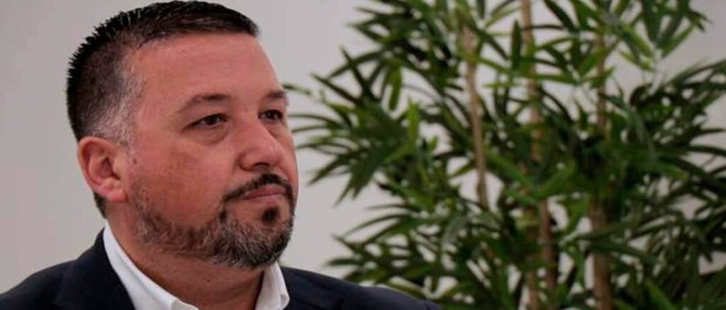 “Lo que se aprende en el aula no está en los libros, sino en el proceso de aprendizaje que se produce en la <span>escuela<span>”